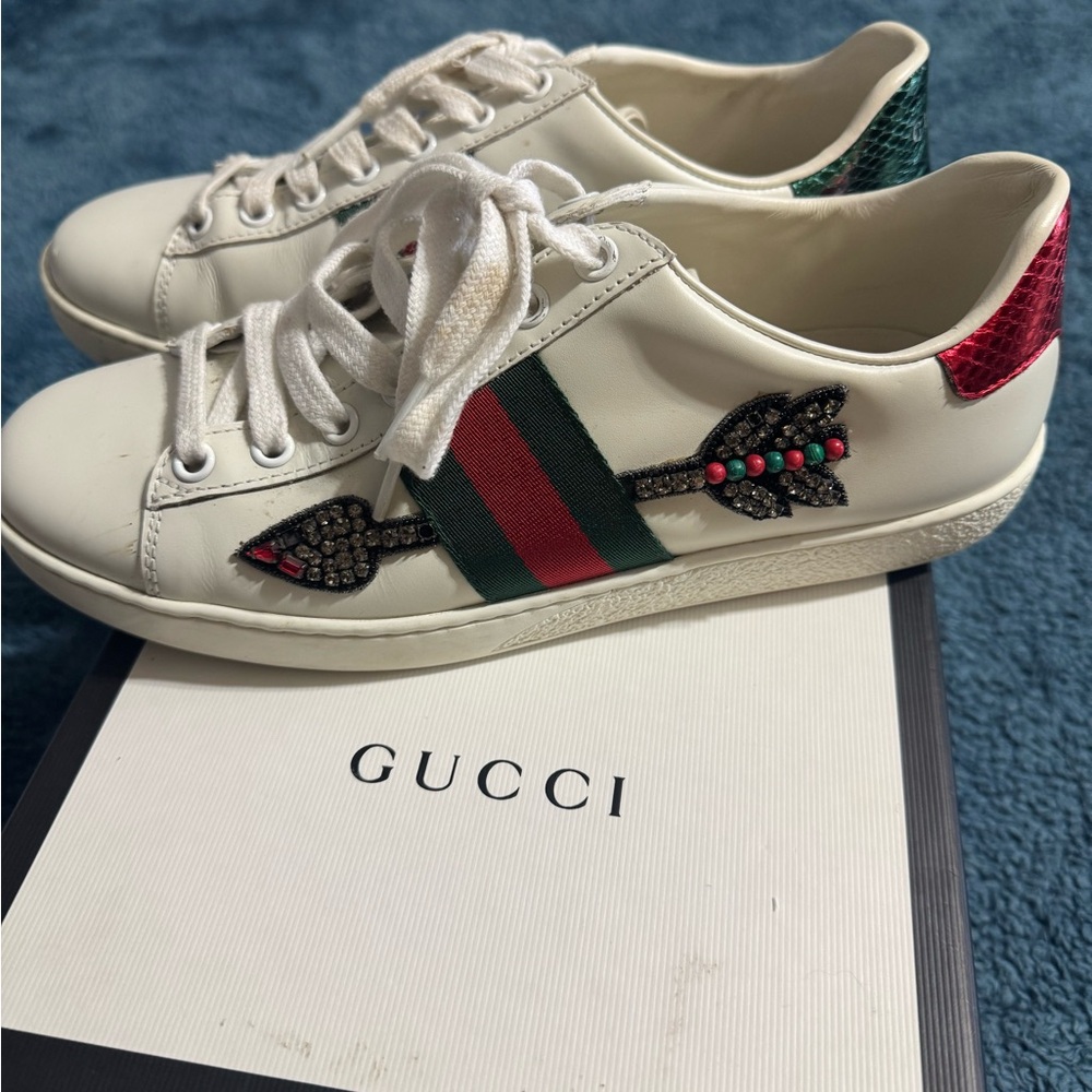 Gucci White Sneakers with Arrow Design